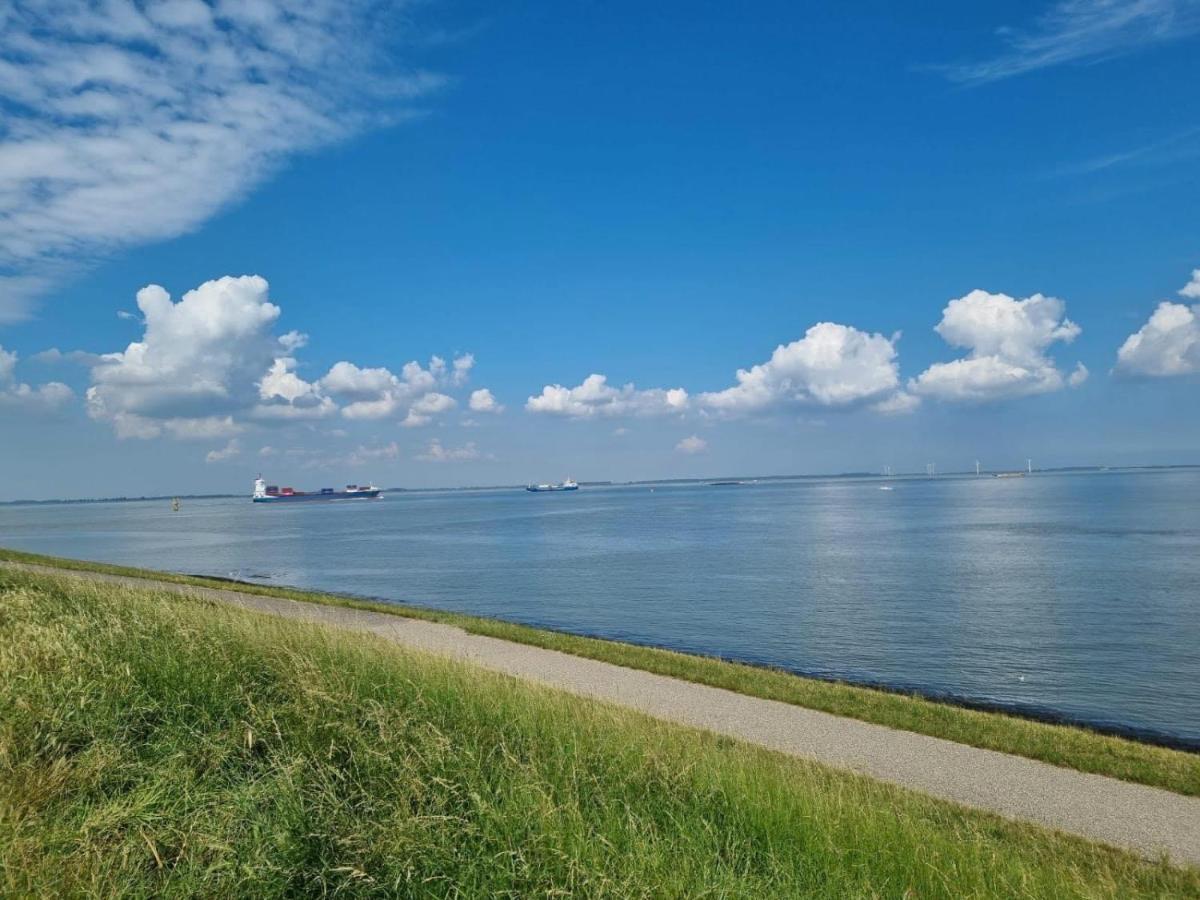 B&B Petit Chateau - Stijlvol Verblijf Centraal Gelegen In Zeeuws Vlaanderen Biervliet Bagian luar foto