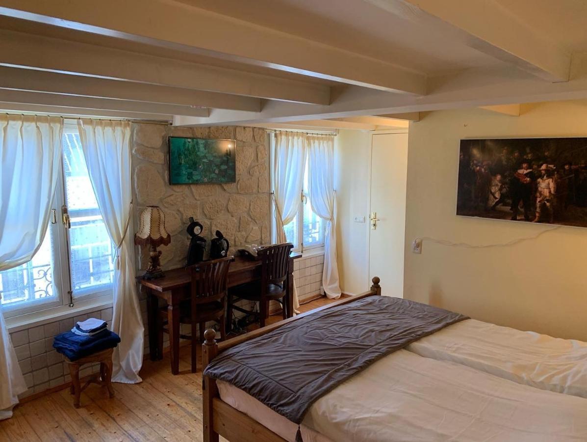 B&B Petit Chateau - Stijlvol Verblijf Centraal Gelegen In Zeeuws Vlaanderen Biervliet Bagian luar foto