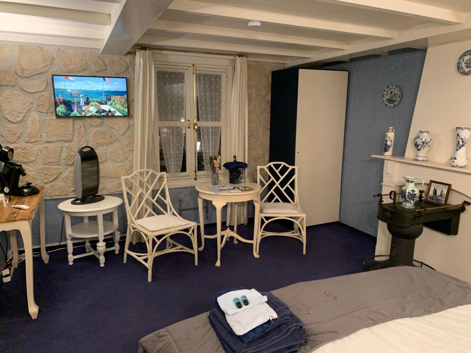 B&B Petit Chateau - Stijlvol Verblijf Centraal Gelegen In Zeeuws Vlaanderen Biervliet Bagian luar foto