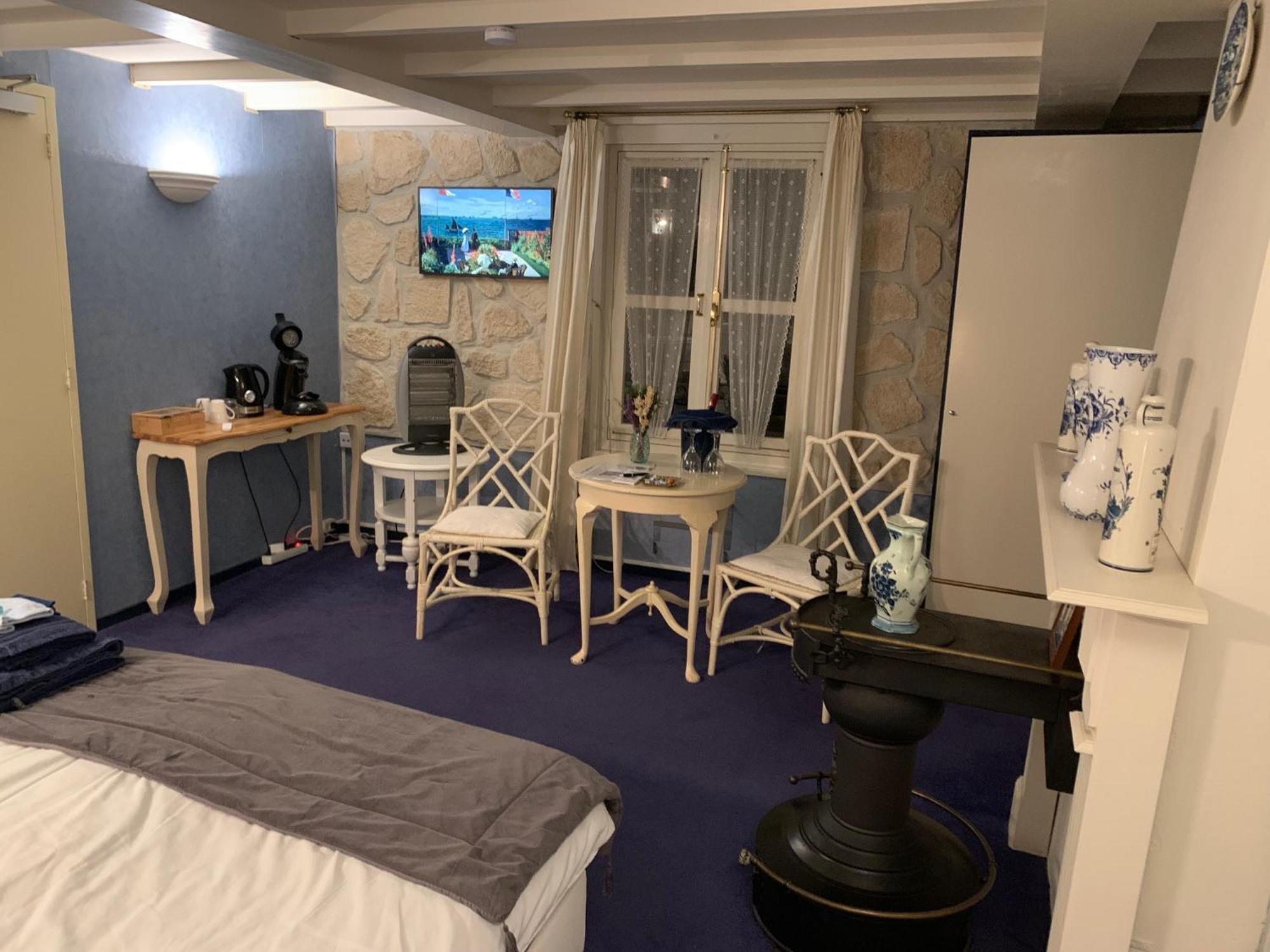 B&B Petit Chateau - Stijlvol Verblijf Centraal Gelegen In Zeeuws Vlaanderen Biervliet Bagian luar foto